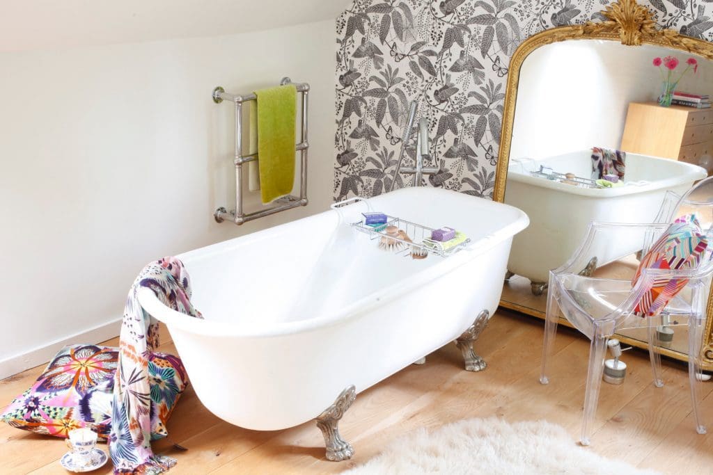 Freestanding Vs Built-In Baths