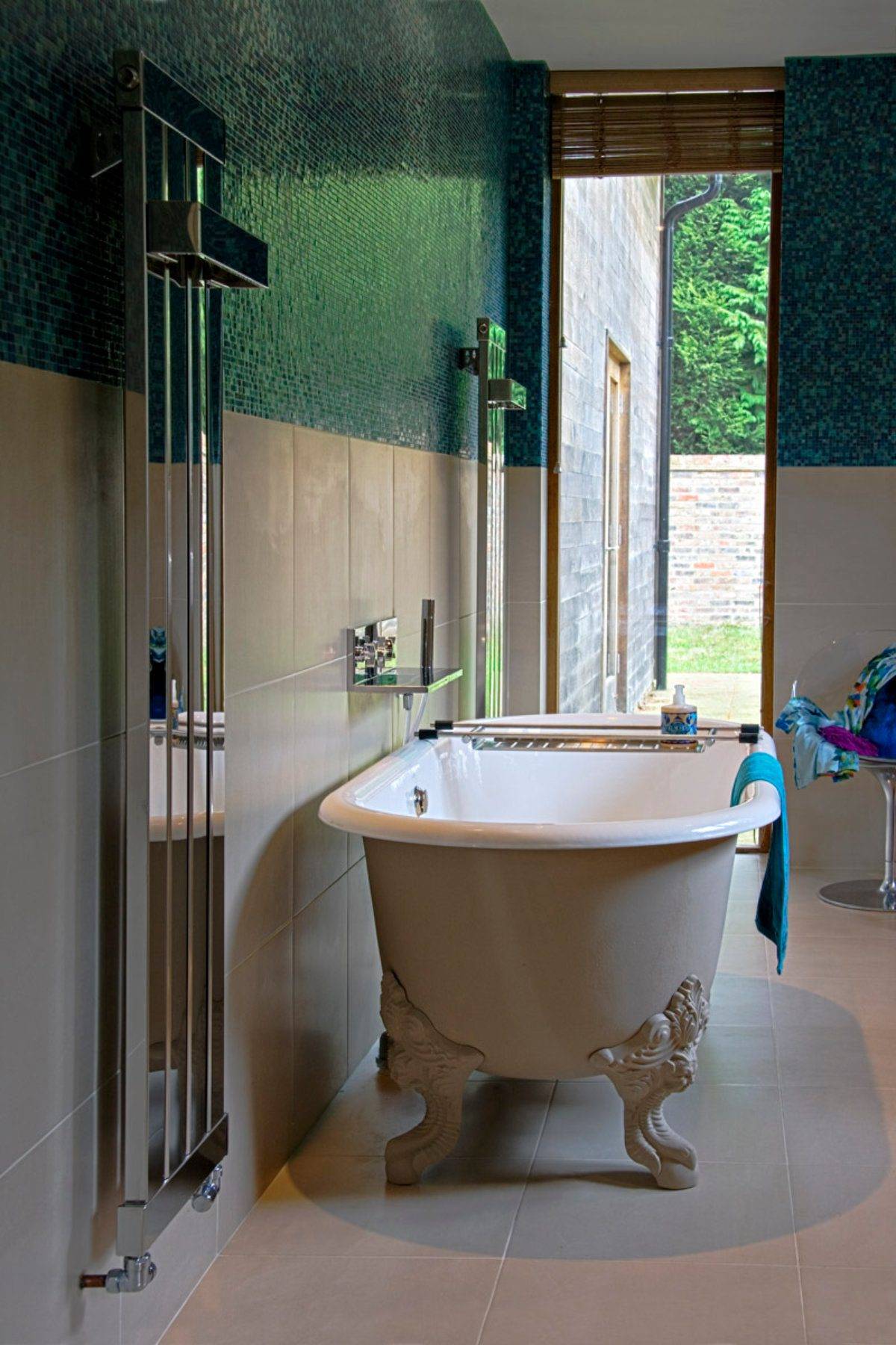 Arun 1960 With Hanger | My Bathroom Specialist